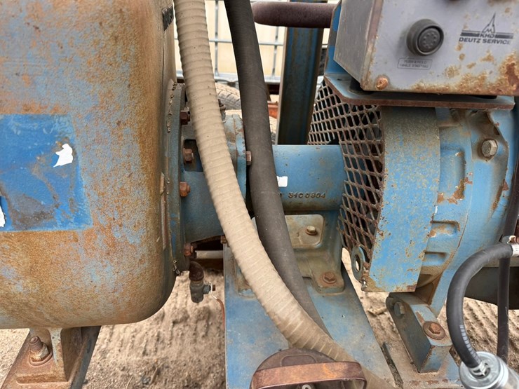 #3889-•-towable-water-pump-image-19
