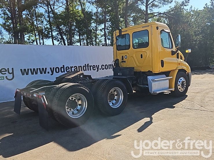 2019-freightliner-cascadia-image-5