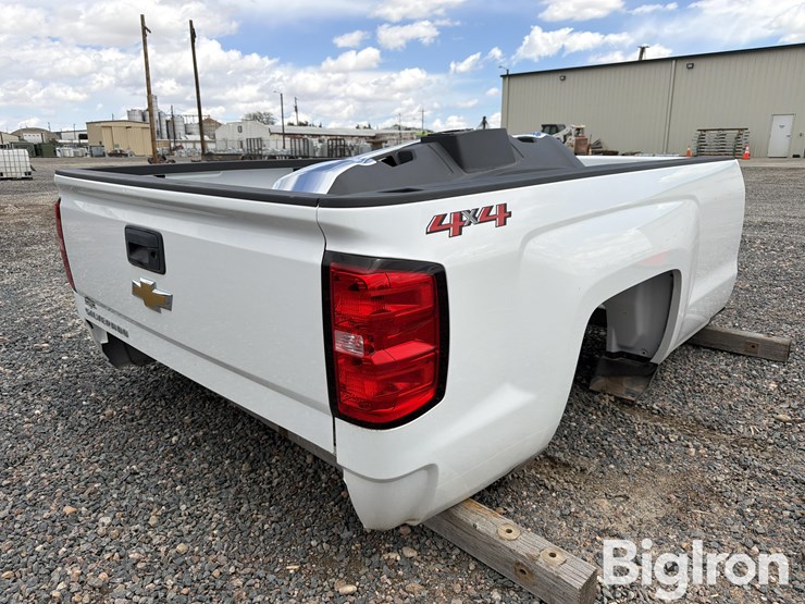 2018-chevrolet-k3500-image-3