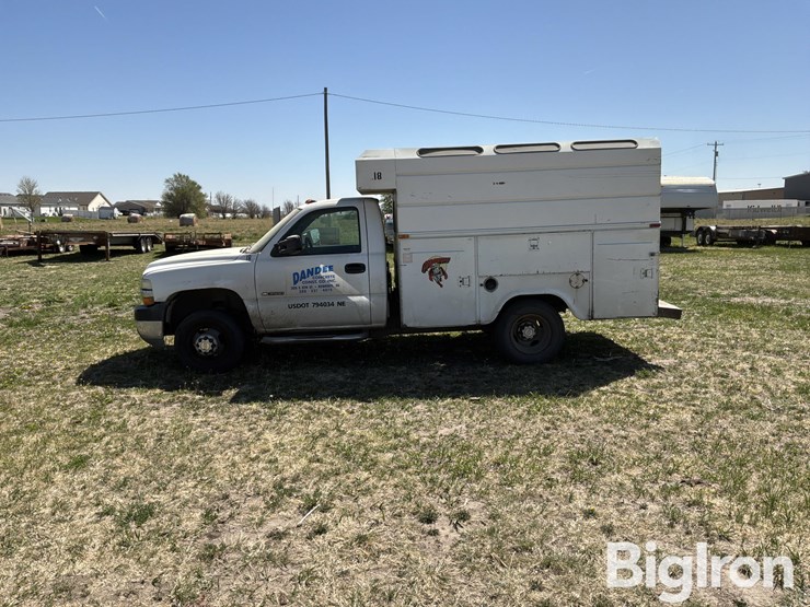 2002-chevrolet-silverado-3500-image-8