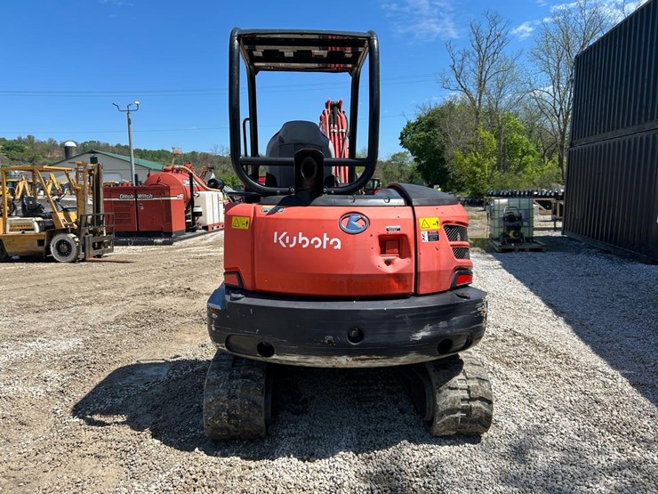 2022-kubota-kx040-4-image-3