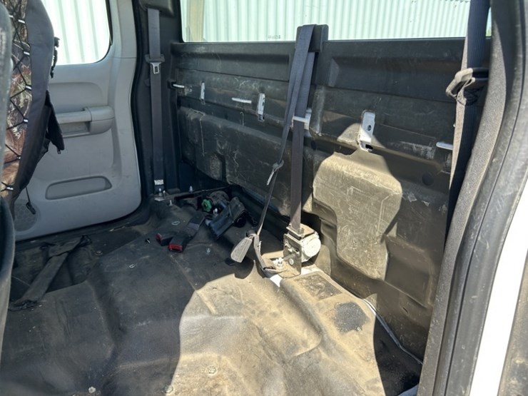 2012-chevrolet-silverado-2500-image-30