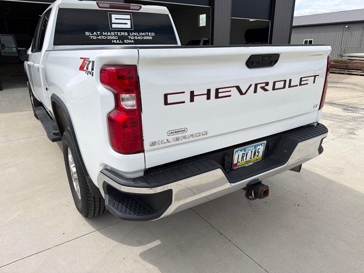 2021-chevrolet-2500hd-image-6