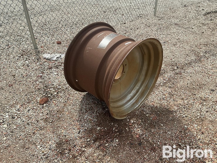 20-x-26-case-2wd-combine-rear-wheel-image-3