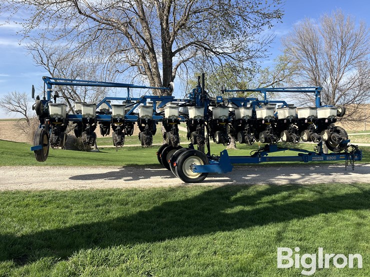 2006-kinze-3600-image-4