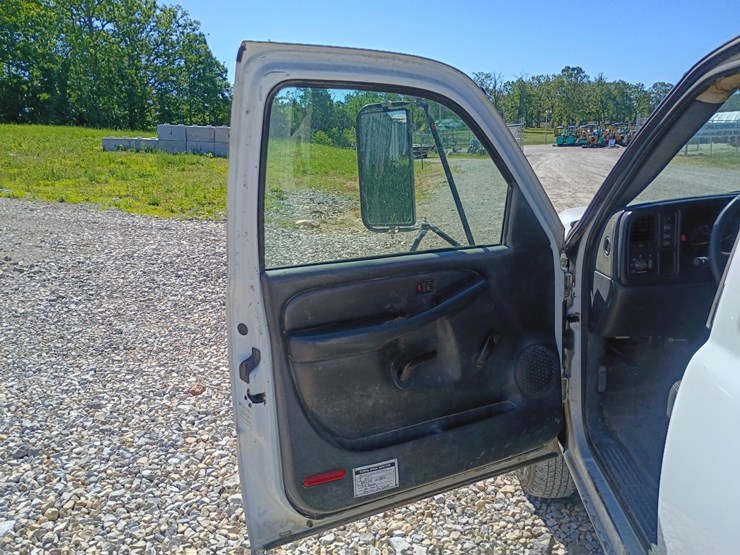 #24570-•-2001-chevrolet-silverado-pickup-truck-image-27