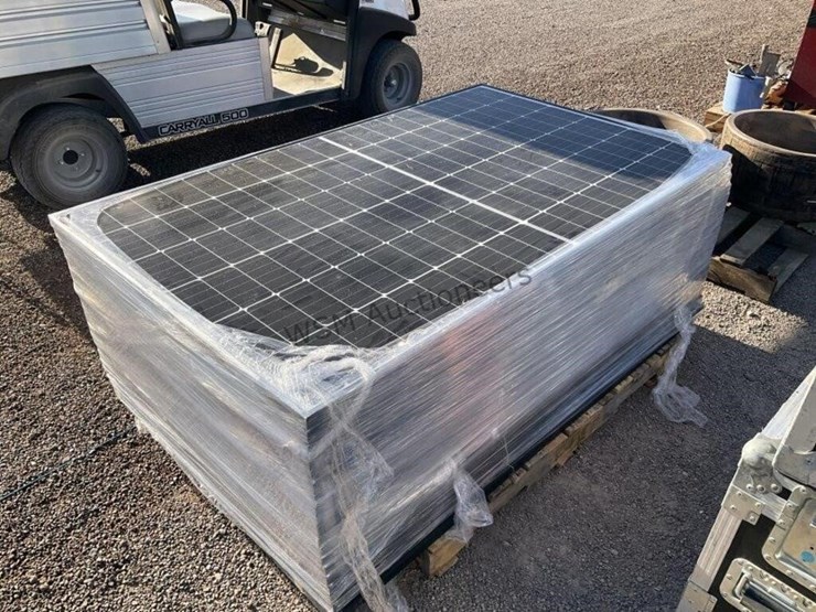 pallet-of-rec320np-320w-solar-panels-image-2