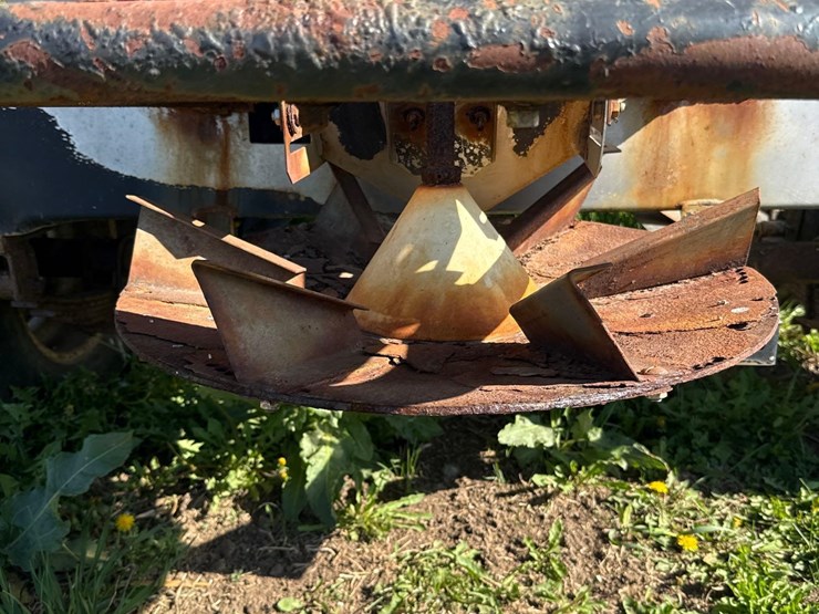 tyler-10-ton-fertilizer-spreader-image-28