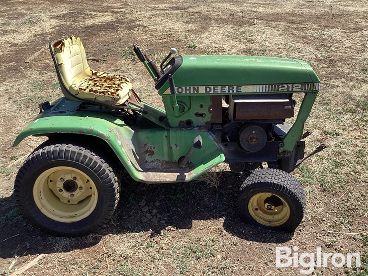 john-deere-212-image-4