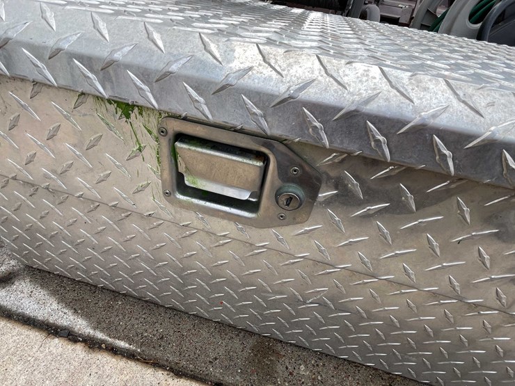 #9083-•-delta-aluminum-truck-toolbox-(o3)-image-3