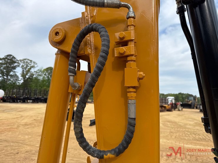 2021-caterpillar-305.5-image-12