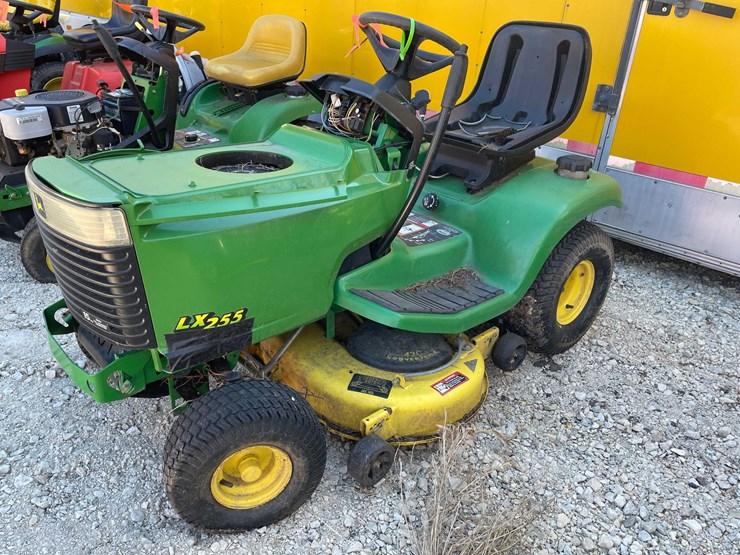 john-deere-lx255-image-1