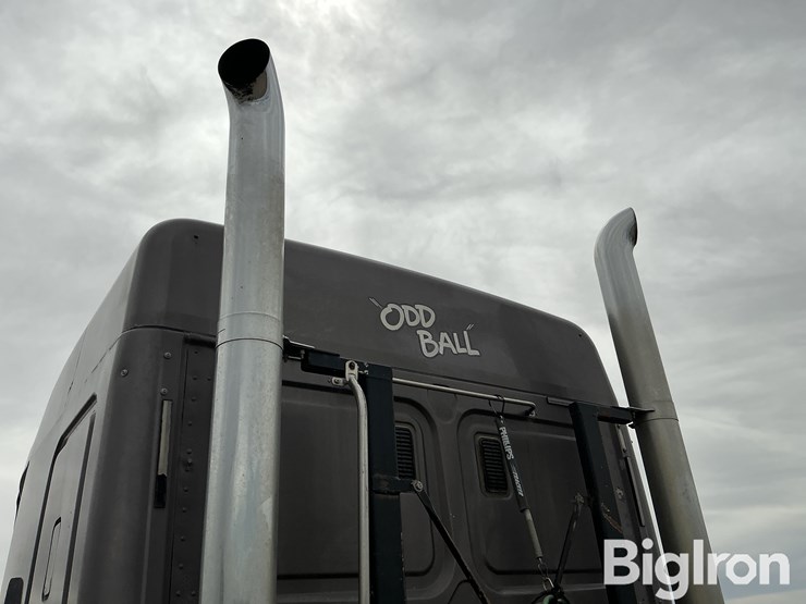 2016-freightliner-cascadia-125-image-20