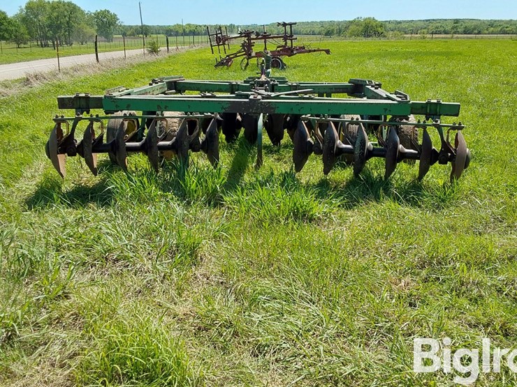 john-deere-12-image-6