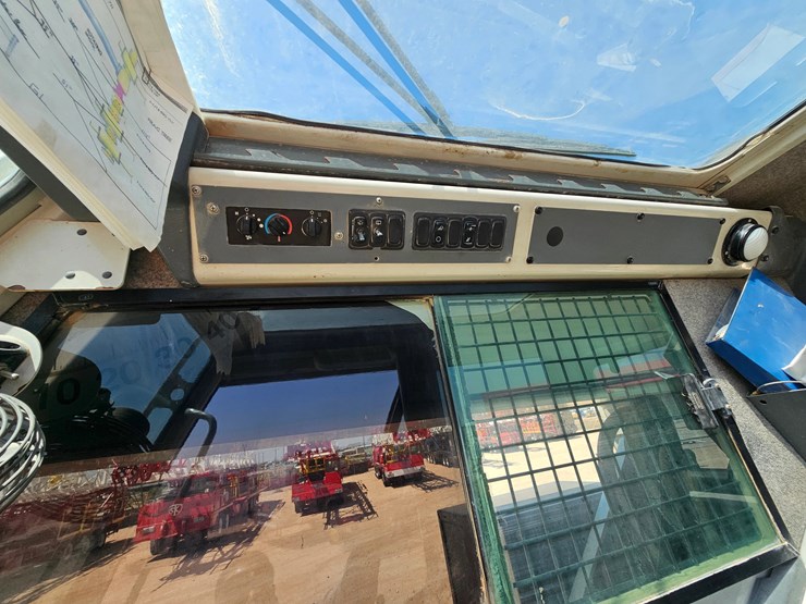 2013-peterbilt-367-image-15