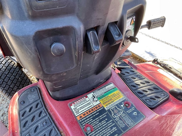 #6941-•-toro-riding-lawn-mower-image-9