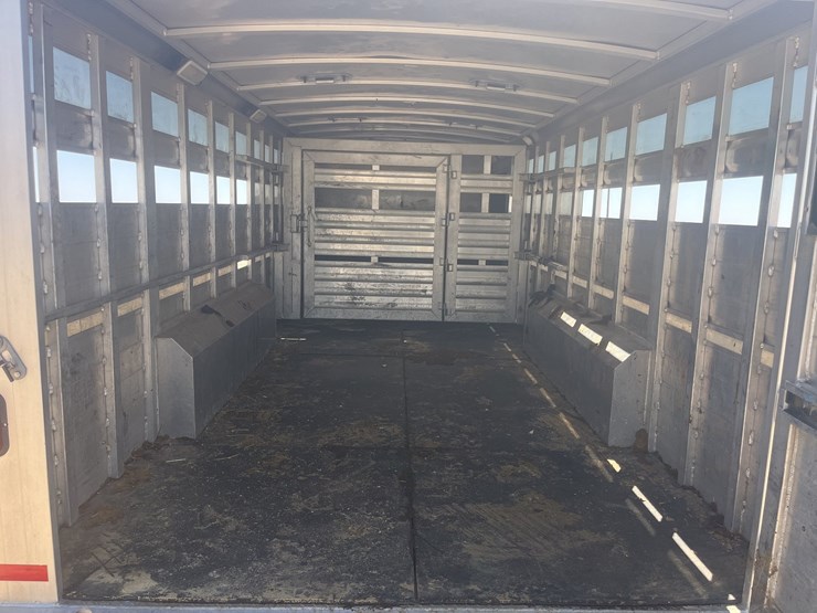 2015-elite-8'x26'-lowpro-livestock-trailer-image-12