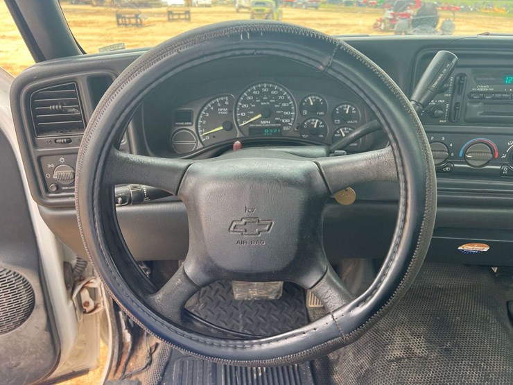 2001-chevrolet-silverado-1500-image-11