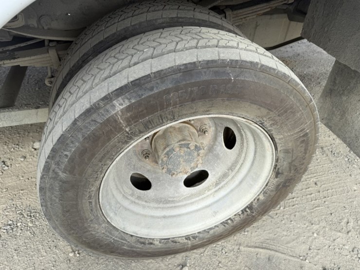 2000-ford-f550-image-18