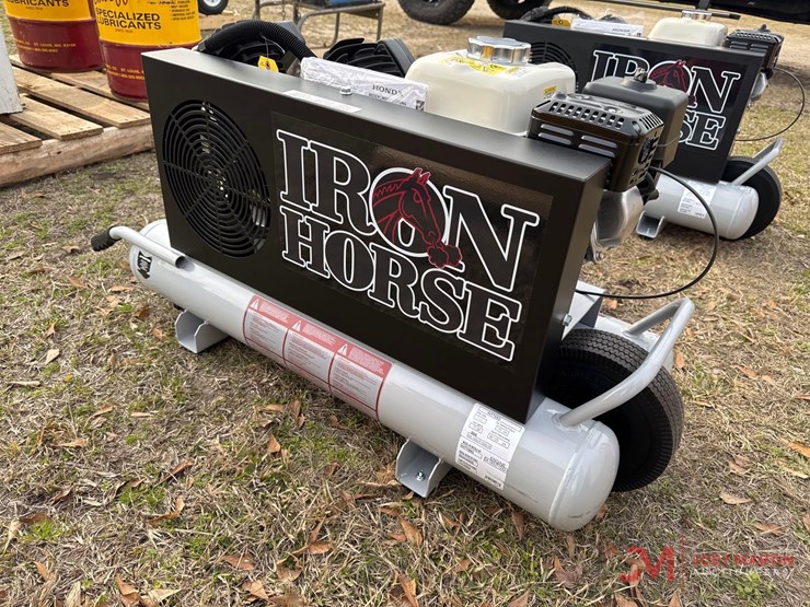new-iron-horse-wheel-barrel-air-compressor-image-2