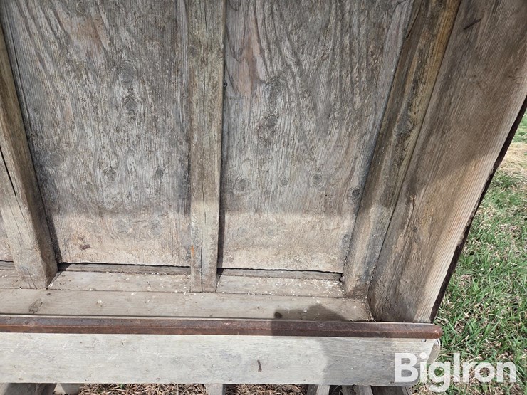 shop-built-wood-livestock-feeder-image-10
