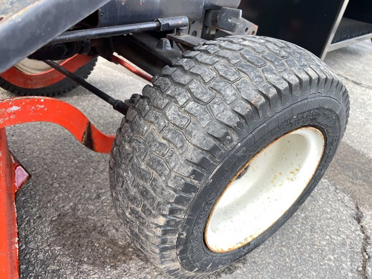#9073-•-ariens-gt-lawn-mower-(o3)-image-13