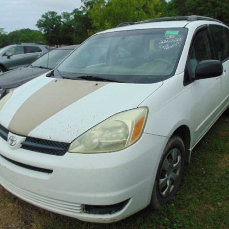 2005 TOYOTA SIENNA