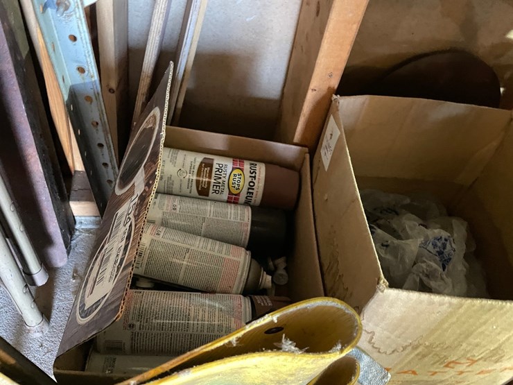 #7012-•-metal-shelf-and-contents-image-12