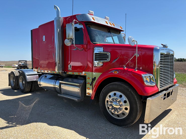 2015-freightliner-coronado-122-image-3