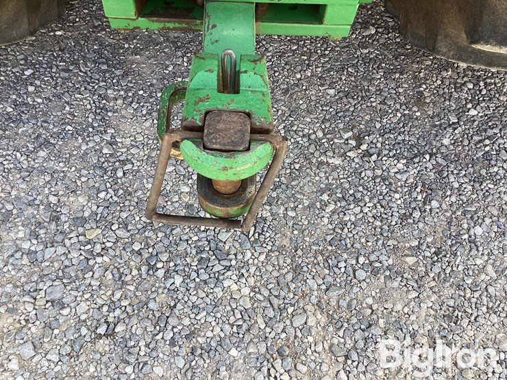 2009-john-deere-8320r-image-10