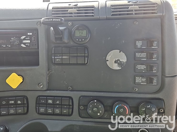 2019-freightliner-cascadia-image-28