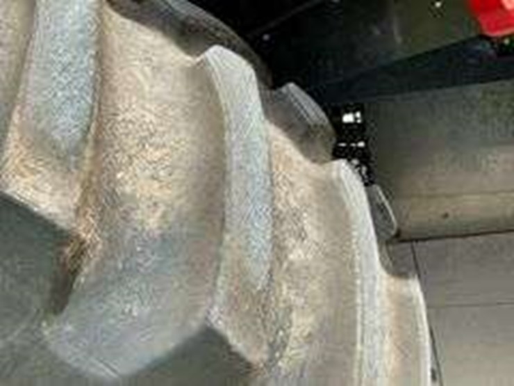 2012-case-ih-6130-image-35