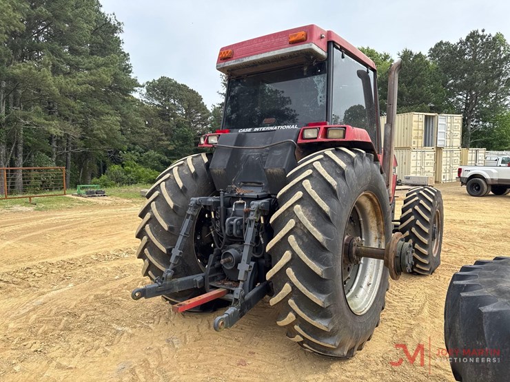 case-7140-ag-tractor-image-2
