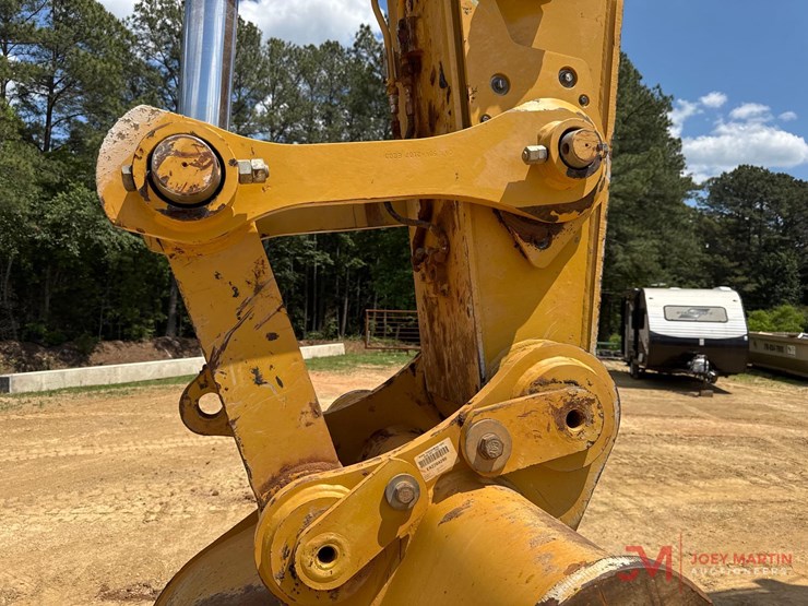 2022-caterpillar-336-image-13