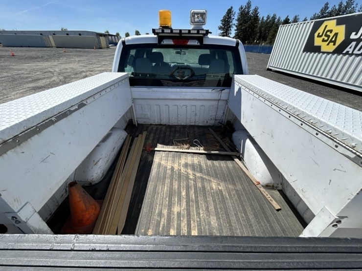 2016-ford-f150-xl-image-33