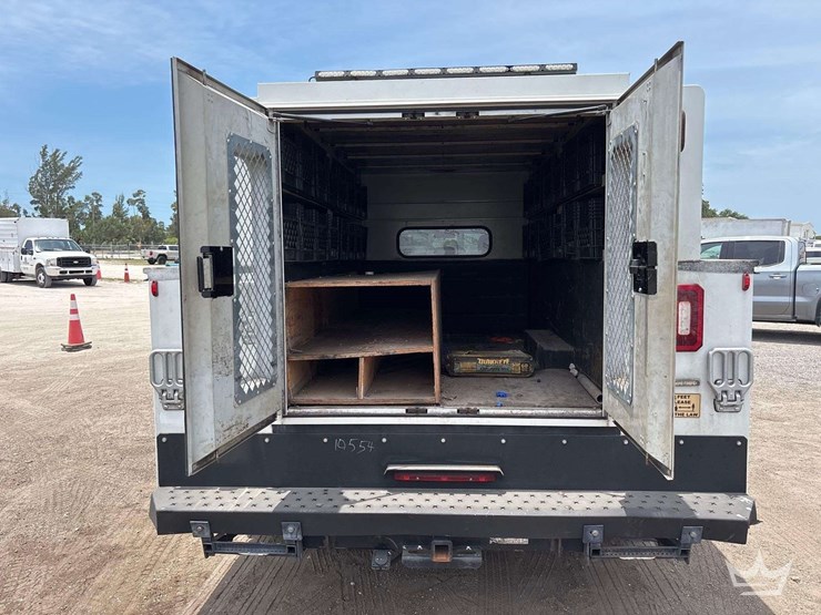 2018-ford-f550-image-21
