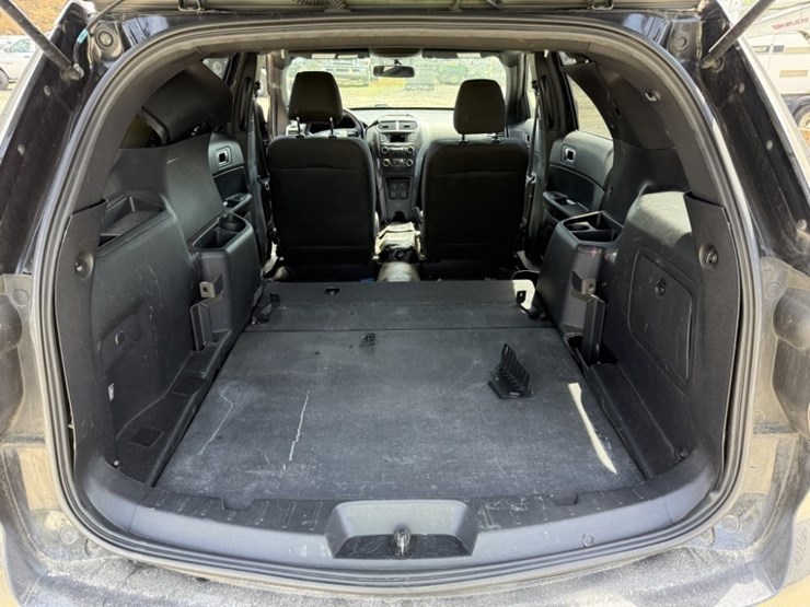 2017-ford-explorer-image-19
