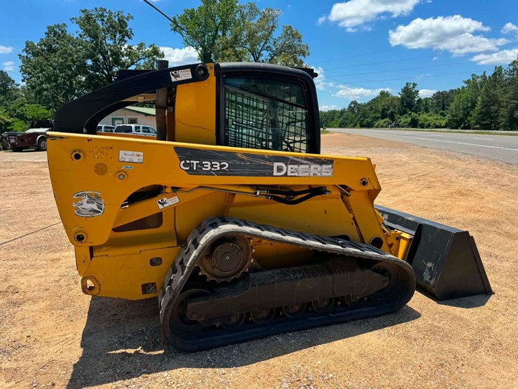 2009-deere-ct332-image-5
