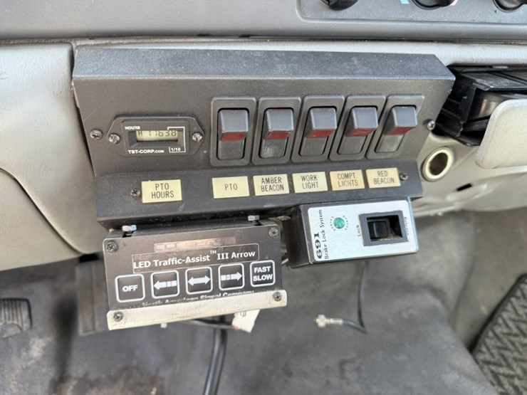 2004-ford-f550-sd-image-30