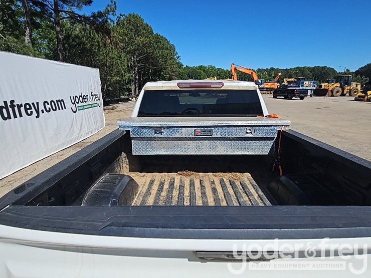 2022-chevrolet-1500-image-14