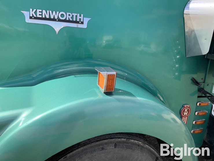 2005-kenworth-w900l-image-11