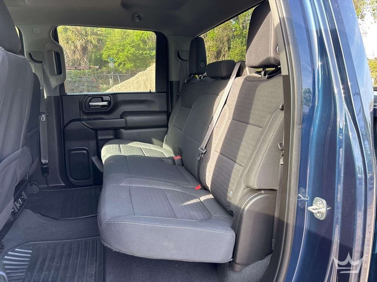 2021-chevrolet-silverado-2500-image-30