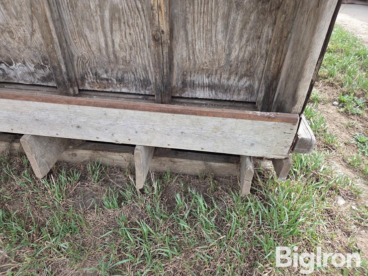 shop-built-wood-livestock-feeder-image-17