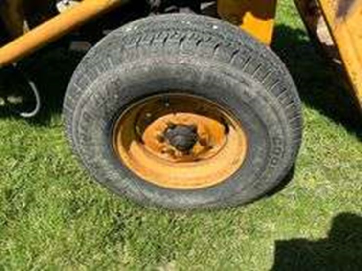 massey-ferguson-2200-image-22