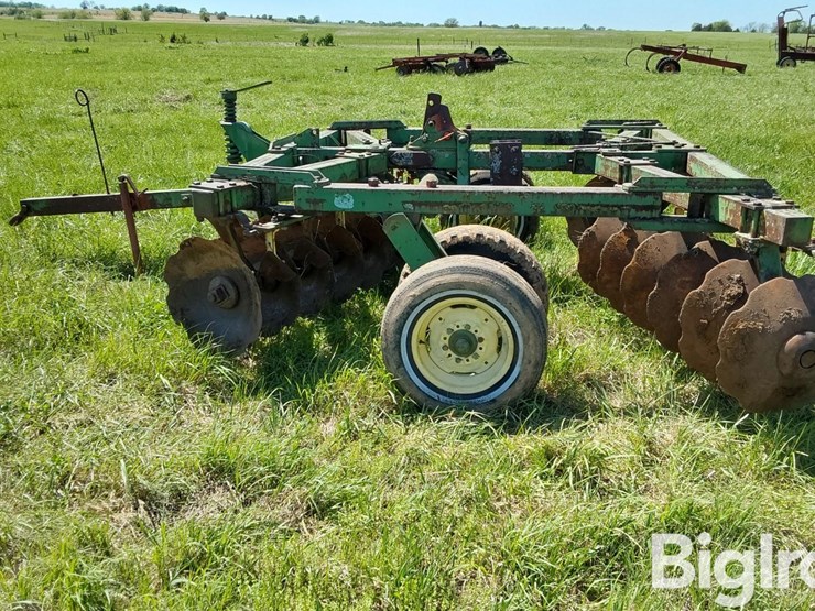 john-deere-12-image-8