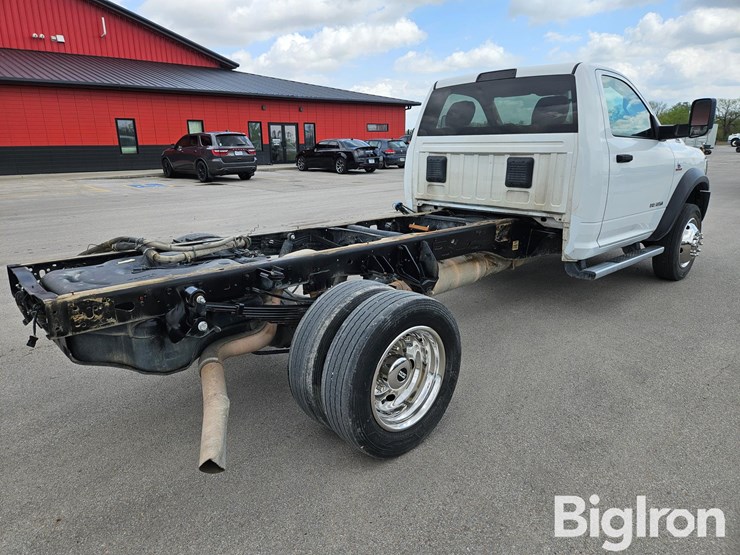 2019-massey-ferguson-730-image-5