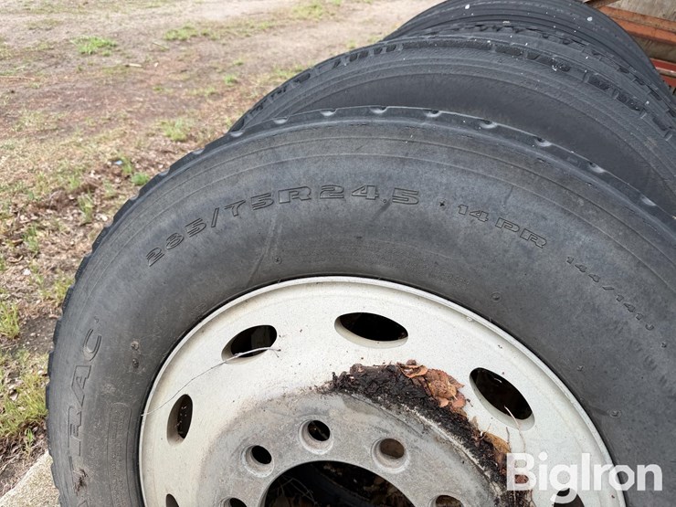 truck-tires-&-rims-image-16