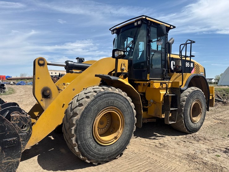 2013-caterpillar-950k-image-1