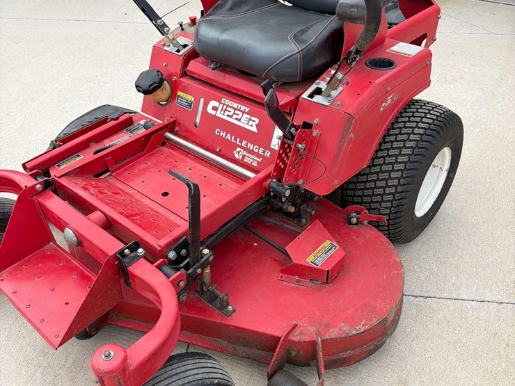 country-clipper-challenger-zero-turn-lawnmower-image-19