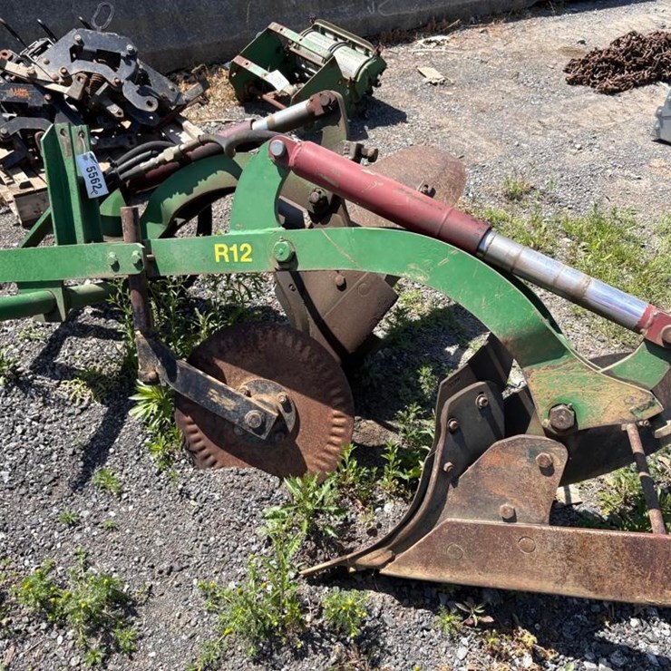 JOHN DEERE 2
